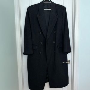 Men’s dark gray wool coat, in great condition, size 42